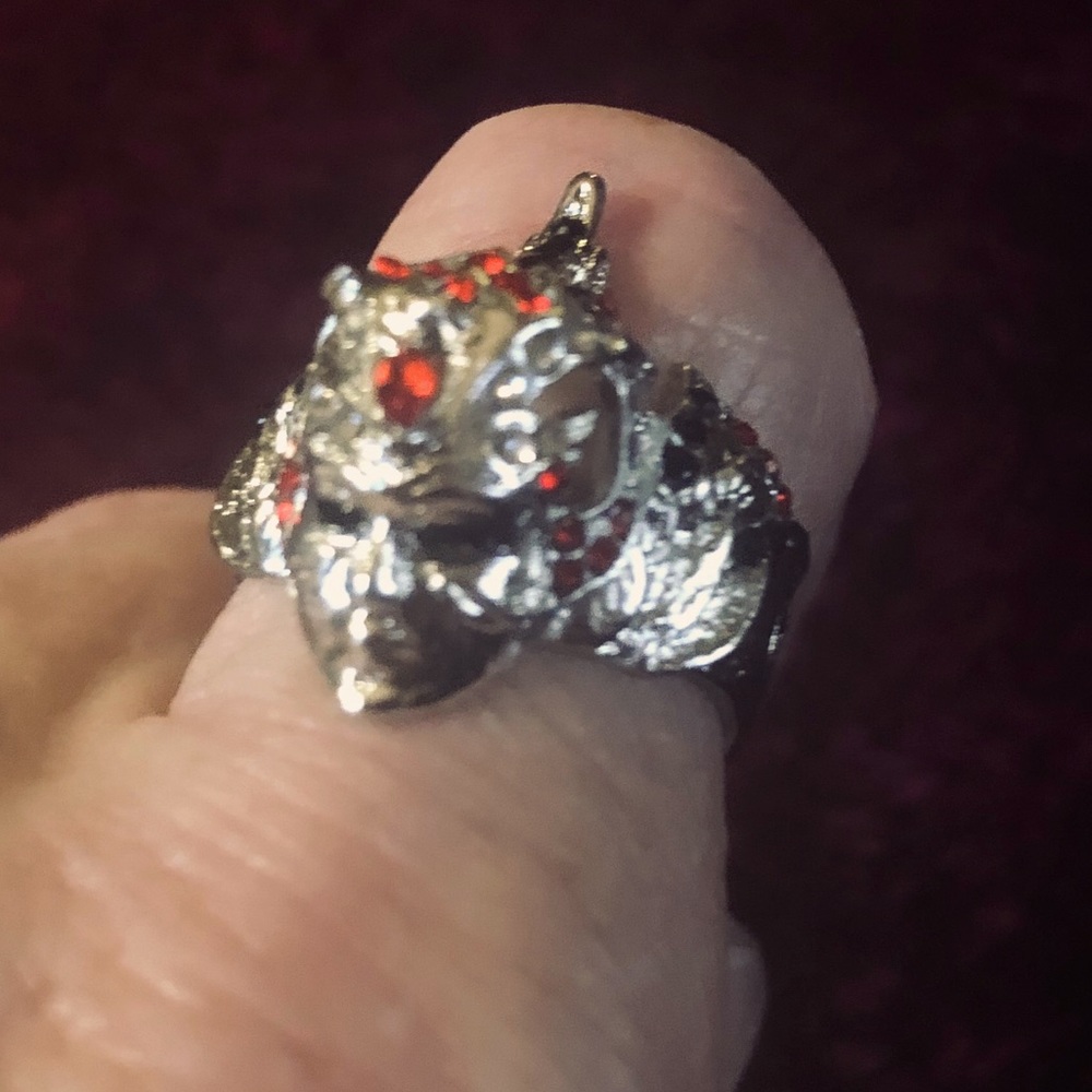 Mid Evil Ring